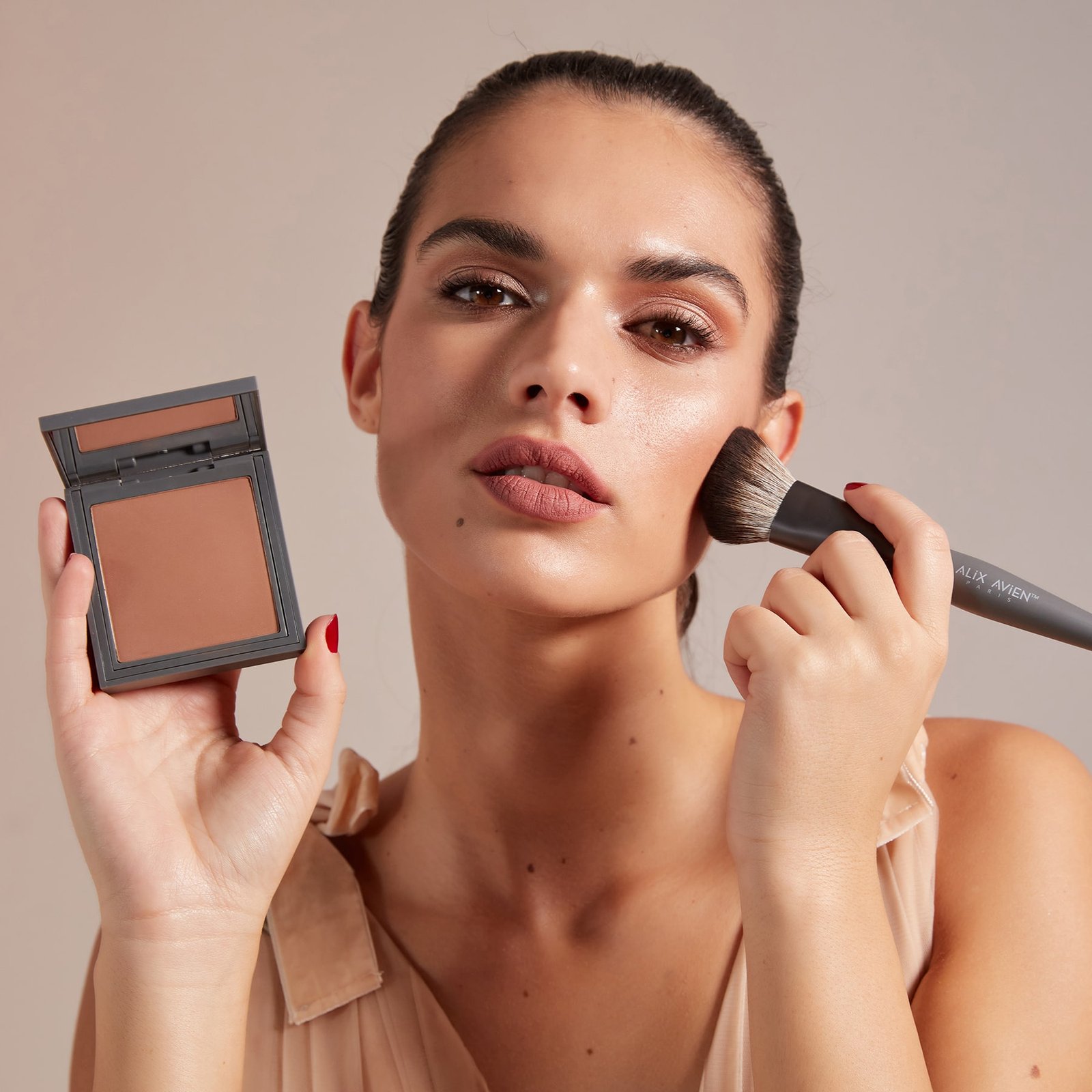 BRONZING POWDER 302 DEEP BRONZE - Image 3