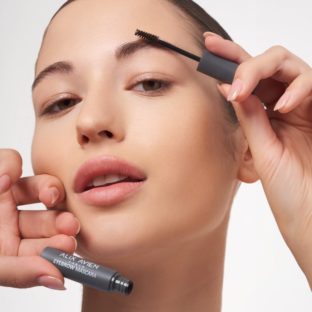EYEBROW MASCARA 801 SOFT BROWN - Image 3